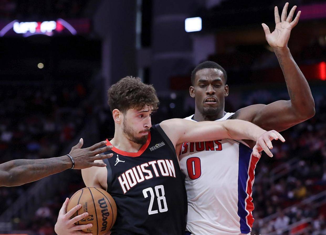 底特律活塞迎英超关键赛,集结日防线松动,态度坚定,临场指挥获称赞(英超联赛焦点战精析) 底特律活塞迎英超关键赛,集结日防线松动,态度坚定,临场指挥获称赞(英超联赛焦点战精析)