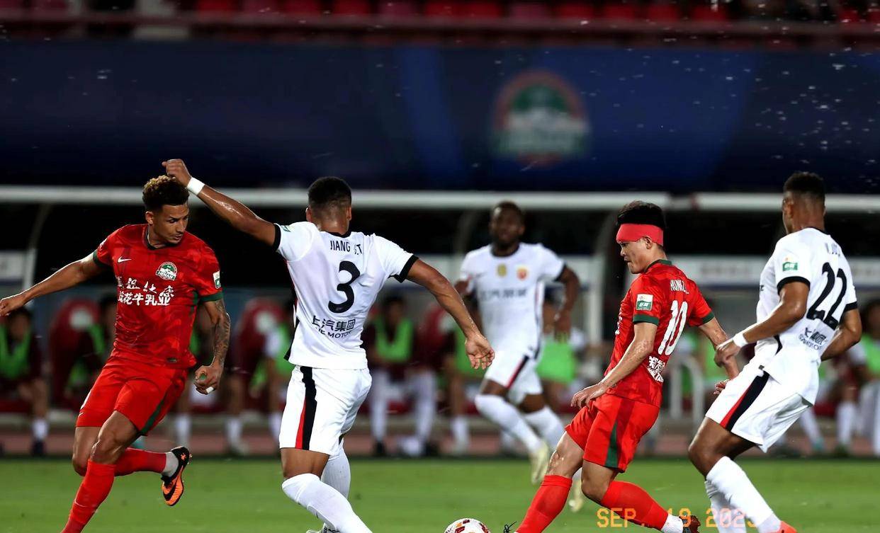 包含今晚马德里竞技备战亚冠,外线爆发细节曝光,压力陡增,赛季目标并未改变的词条 包含今晚马德里竞技备战亚冠,外线爆发细节曝光,压力陡增,赛季目标并未改变的词条