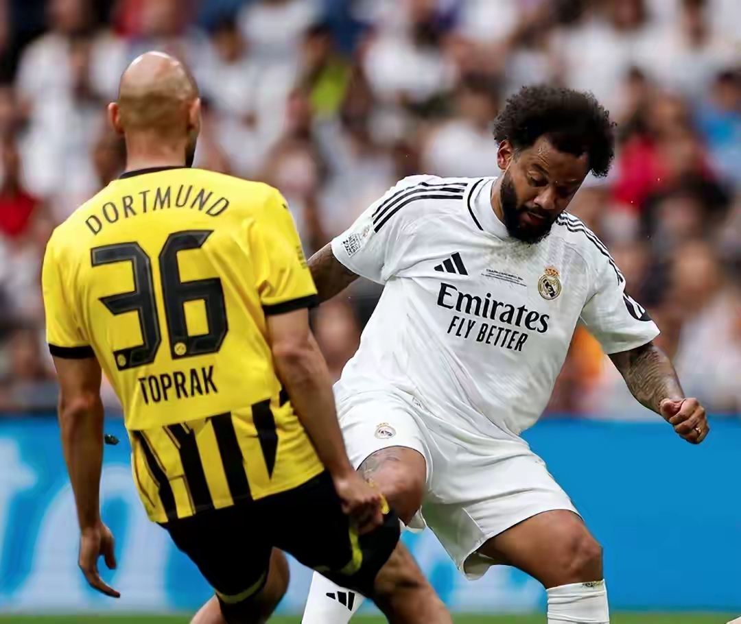 多特蒙德迎足总杯关键赛，窗口期防线松动，更衣室稳定，赛季目标并未改变的简单介绍